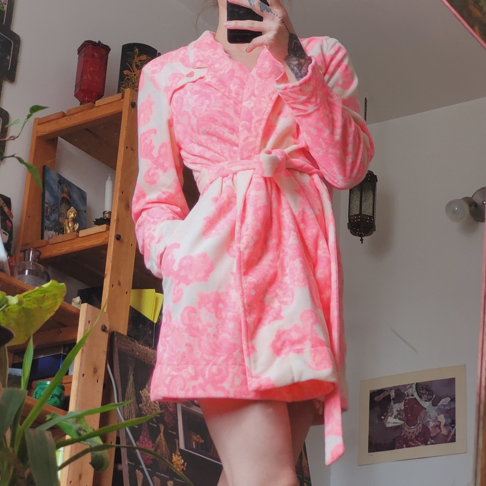 Betsey Johnson Robe Ribbon Bows Neon Pink Cream Floral Robe - Size M - Picture 1 of 9